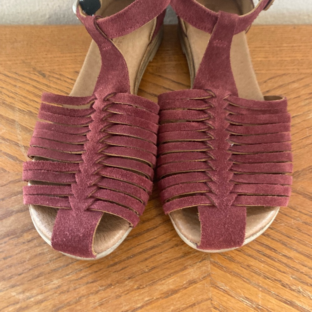 ERIC MICHAEL Rust Suede Sandals Size 39 (USA 9) - Picture 2 of 7